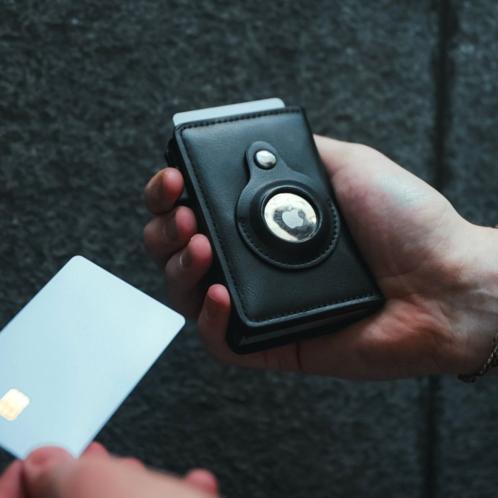EVOLVED® AirTag Slide Wallet - MoodPeach