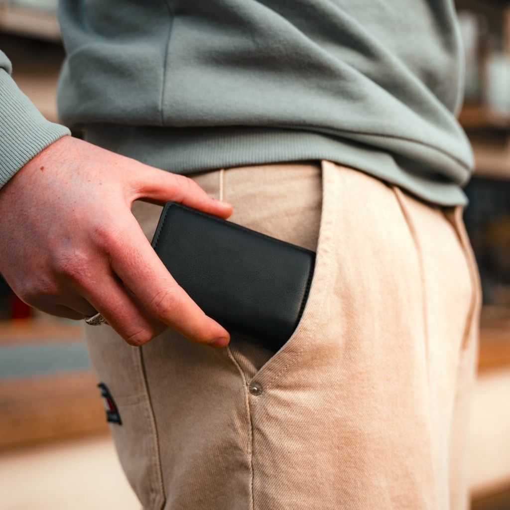 EVOLVED® AirTag Slide Wallet - MoodPeach