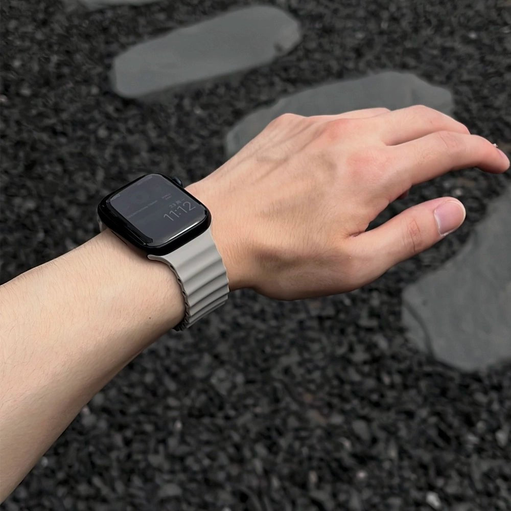 Magnetic Silicone Band for Apple Watch - MoodPeach