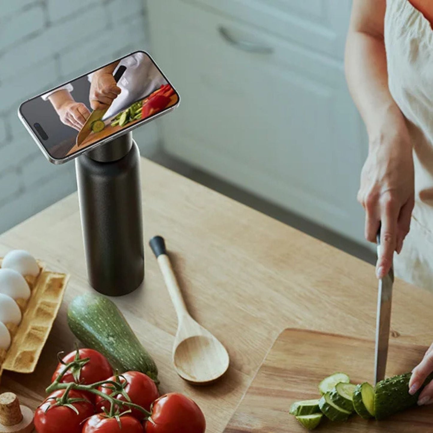 Magnetic Water Bottle & Phone Holder - MoodPeach